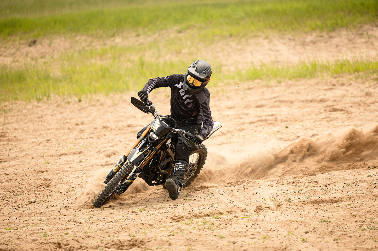 Surron Ultra Bee HP (COMING SOON) - Shock Moto Ltd