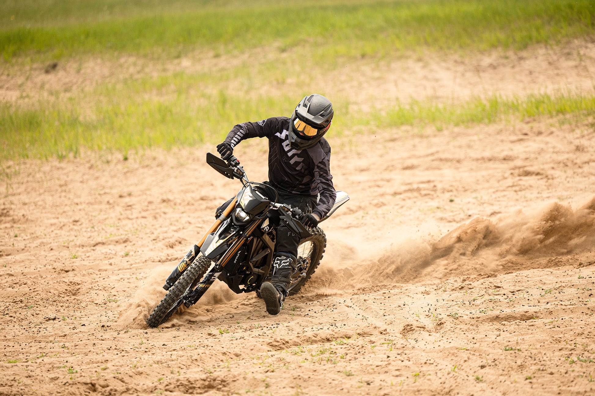 Surron Ultra Bee HP (COMING SOON) - Shock Moto Ltd