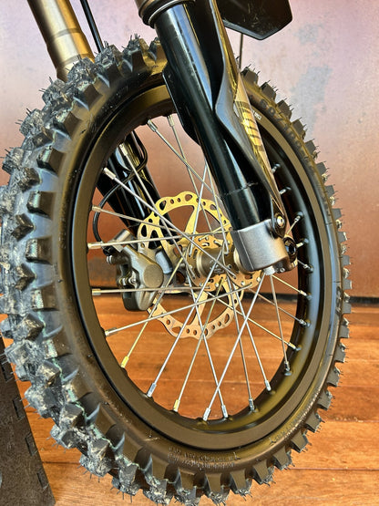 2025 Surron Hyper Bee – 57km – Excellent Condition - Shock Moto Ltd