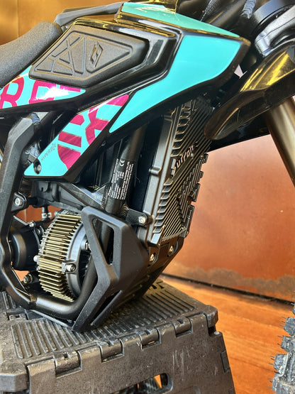 2025 Surron Hyper Bee – 57km – Excellent Condition - Shock Moto Ltd