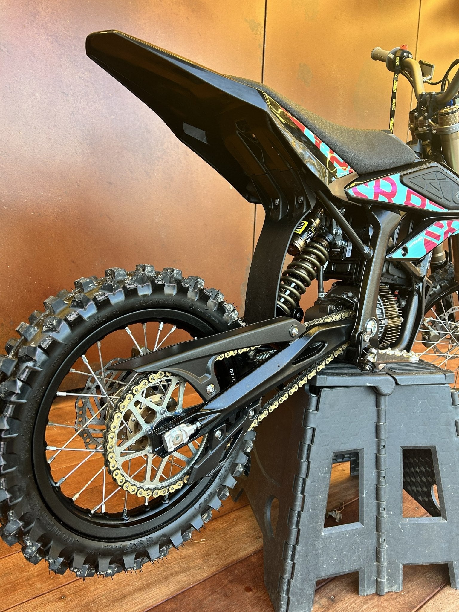 2025 Surron Hyper Bee – 57km – Excellent Condition - Shock Moto Ltd