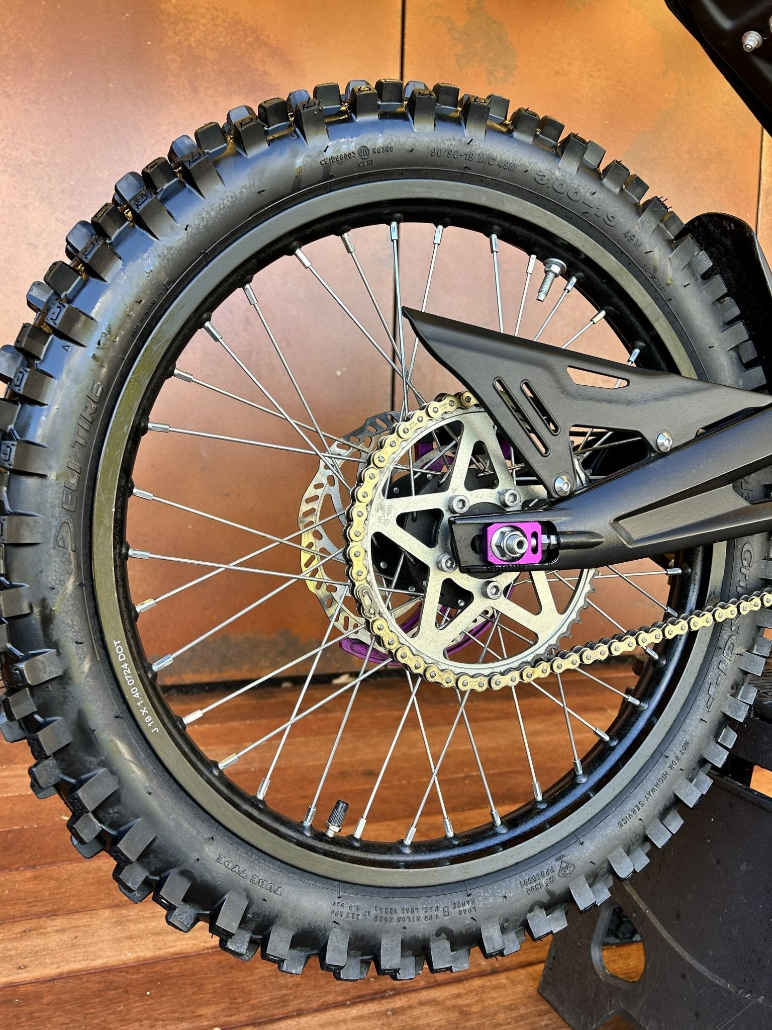 2024 Surron Light Bee X – 745km – Excellent Condition - Shock Moto Ltd