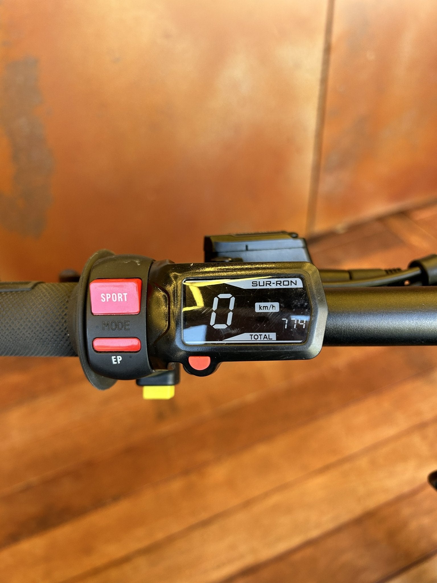 2024 Surron Light Bee X – 745km – Excellent Condition - Shock Moto Ltd